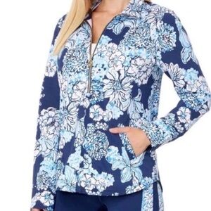 Lilly Pulitzer UPF 50+ Skipper Popover in Low Tide Navy Bouquet Women’s L